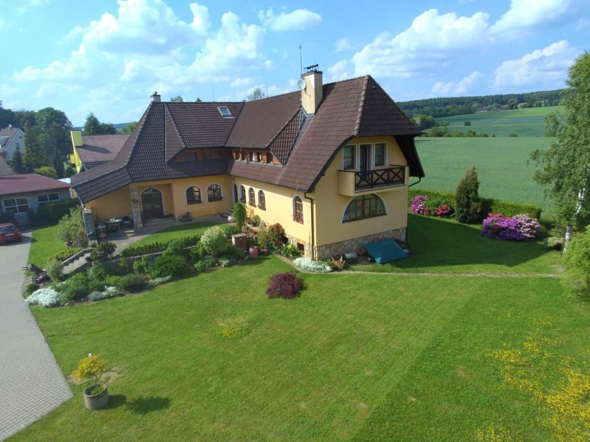 Apartman U Vagnera Двур-Кралове-над-Лабем Екстер'єр фото